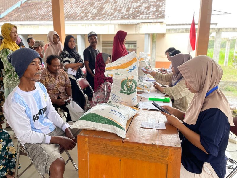 672 WARGA KREMBANGAN TERIMA BANTUAN BERAS CPP PERIODE BULAN JUNI - JULI 2025