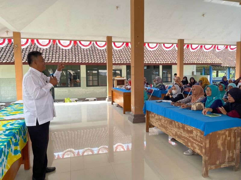 KOORDINASI BULANAN KADER KALURAHAN KREMBANGAN: KOMITMEN BERSAMA TEKAN ANGKA STUNTING